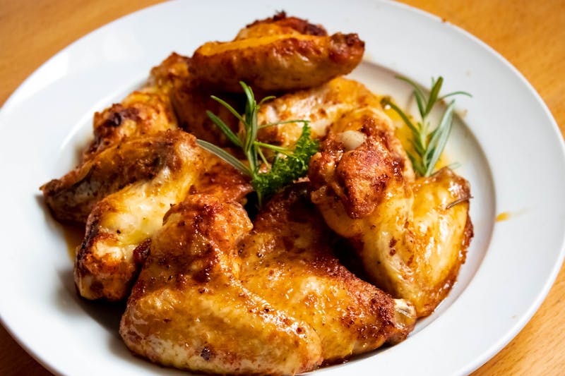 Chicken Wings with ranch dipping sauce